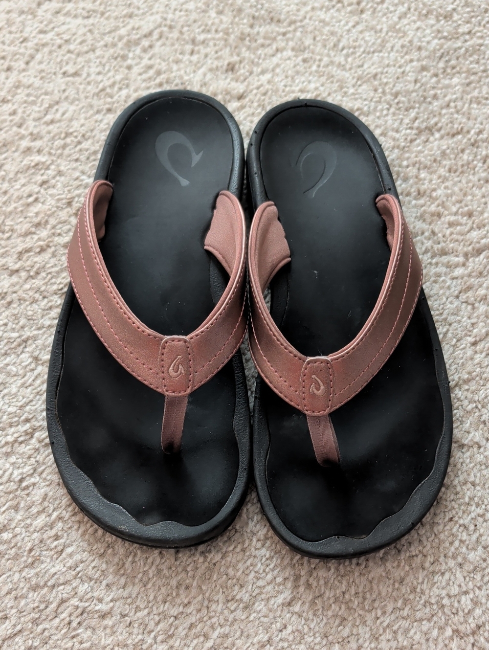 💗🌊 OluKai 🌊💗 Ohana Rose Gold Shommer Pink Women's Thong Sandals sz 8 GUC